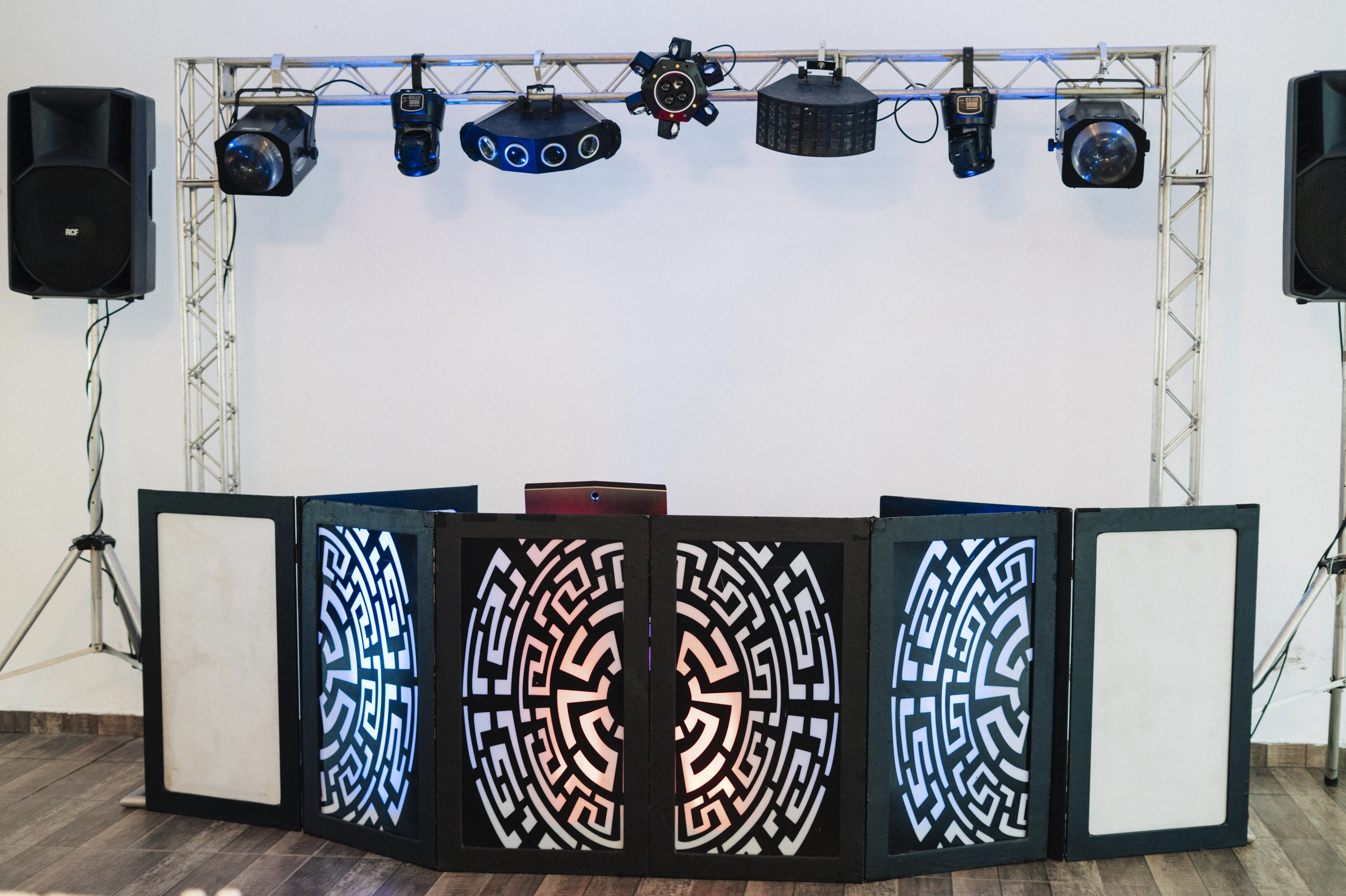 Robô de LED animando os convidados